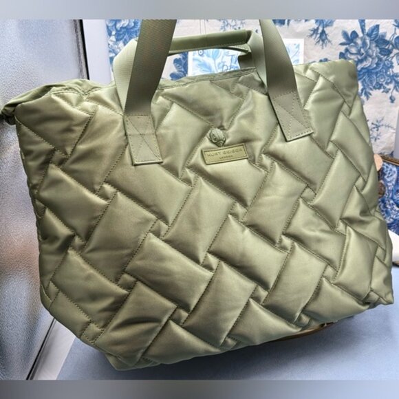 🆕 KURT GEIGER LONDON 🧿 NWOT Large Green Recycled Nylon Quilted Tote Bag - Picture 4 of 15
